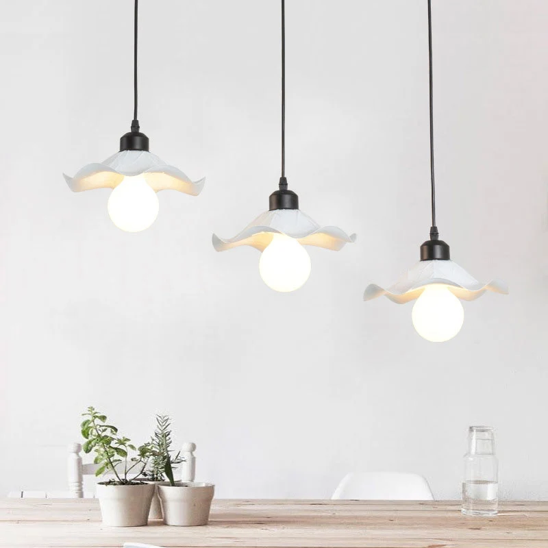 3-kops hanglamp met gegolfde rand, moderne stijl, wit metallic hanglamp met lineaire/ronde luifel Clearhalo