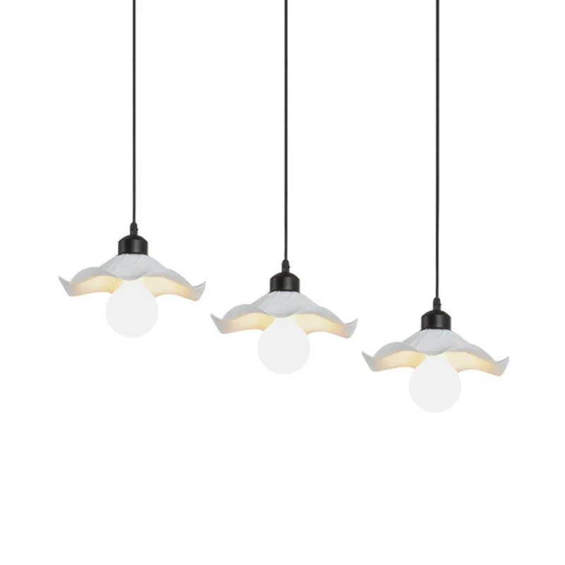 3-kops hanglamp met gegolfde rand, moderne stijl, wit metallic hanglamp met lineaire/ronde luifel Clearhalo