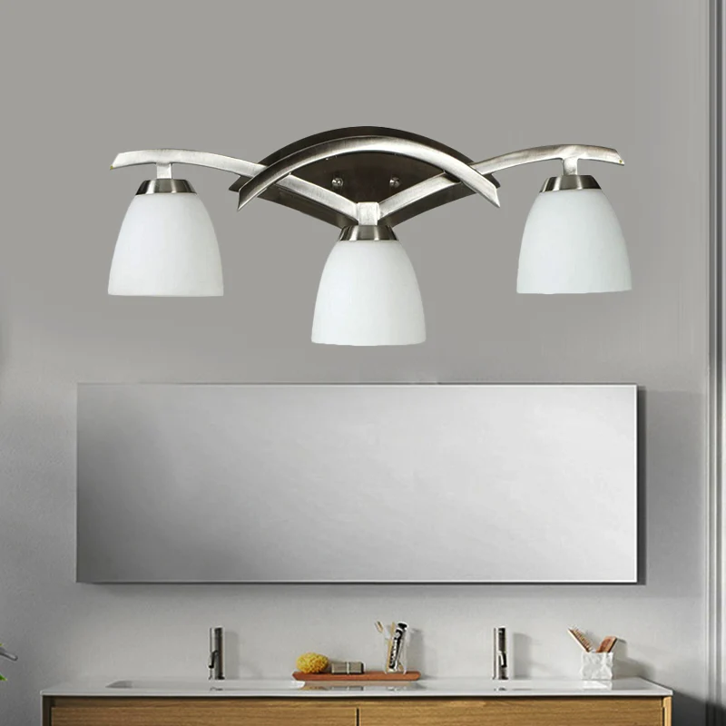 3-lichts wandlamp met kegelvormige witte glazen kap Klassieke badkamermeubelverlichting Clearhalo