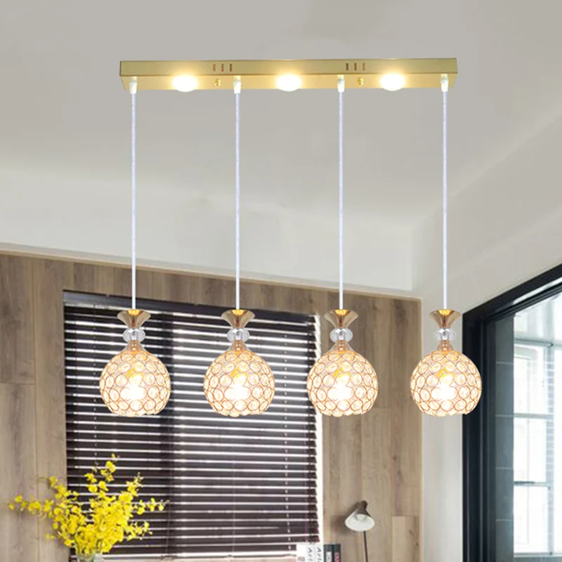 4-kops eetkamer multi-plafondlamp modernistische gouden afwerking slingerlamp met bolvormige kristallen ingebedde schaduw...