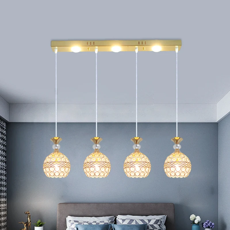 4-kops eetkamer multi-plafondlamp modernistische gouden afwerking slingerlamp met bolvormige kristallen ingebedde schaduw...