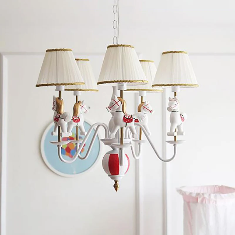 5-lichts paardenhanglamp, moderne metalen kroonluchter voor babykamer Clearhalo