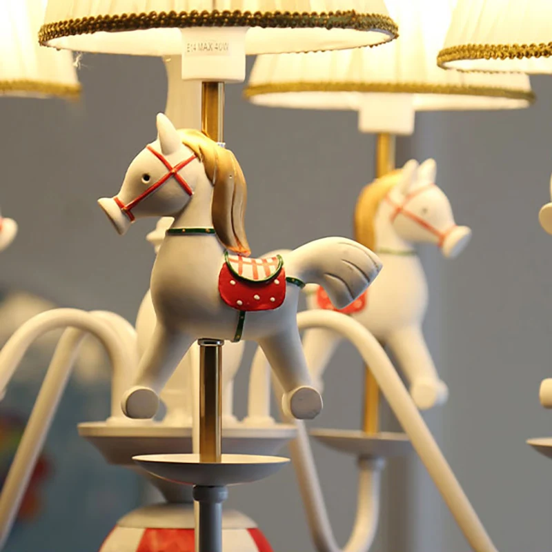 5-lichts paardenhanglamp, moderne metalen kroonluchter voor babykamer Clearhalo