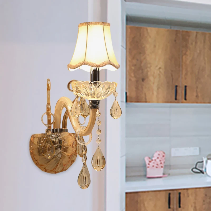 Amberkleurige glazen kaars wandverlichting Traditionele 1/2-lamp slaapkamer schanslamp met geschulpte stoffen kap Clearhalo