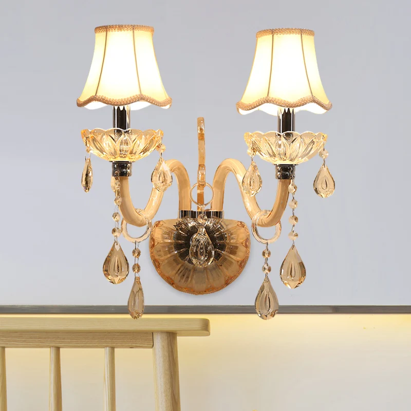 Amberkleurige glazen kaars wandverlichting Traditionele 1/2-lamp slaapkamer schanslamp met geschulpte stoffen kap Clearhalo