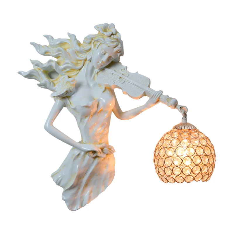 Antiek meisje met vioolwandlamp, enkele lamp, harswandlamp, blaker met bal, afgeschuinde heldere kristallen kap wit/goud C...