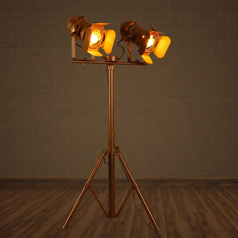 Antieke stijlvolle driepoot staande vloerlamp 1/2-licht metallic draaibare vloerlamp donkerroest voor woonkamer Clearhalo