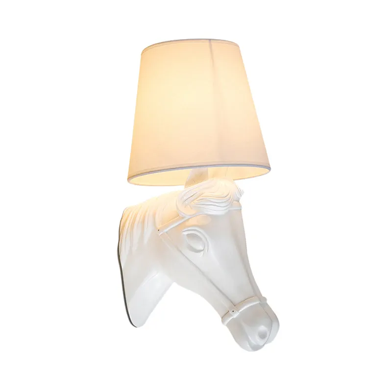Antieke wandkandelaar met 1 lamp, stoffen wandlampenkap wit met paardenkopontwerp van hars Clearhalo