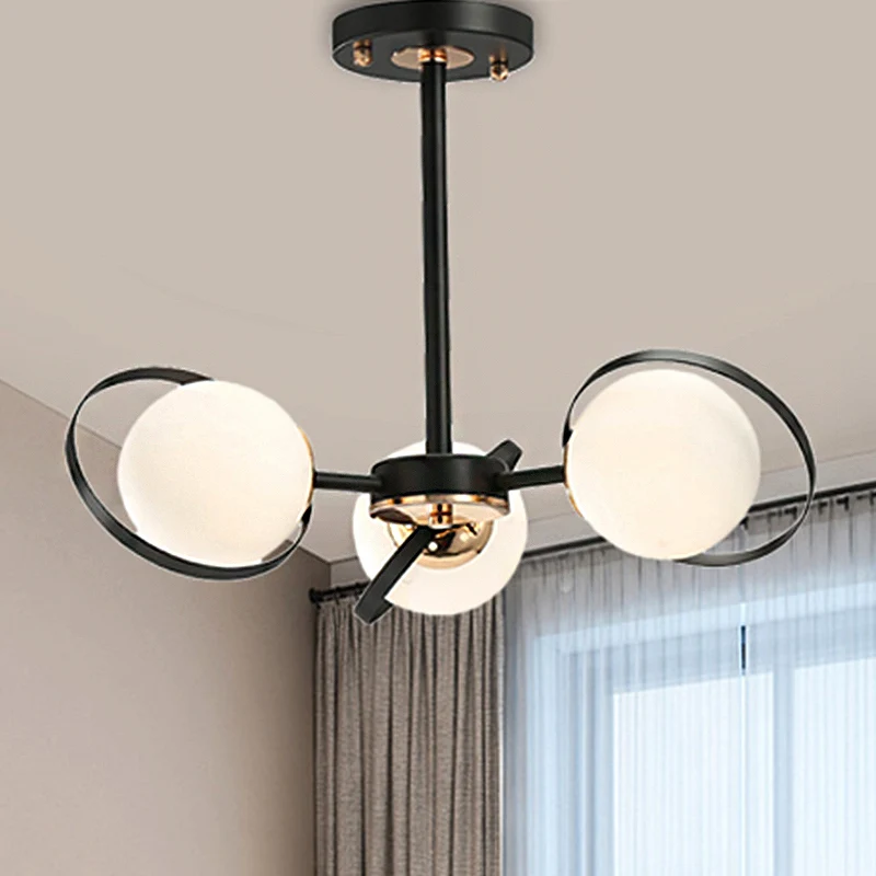 Bal witte glazen kroonluchterverlichting met radiaal ontwerp modernistisch 3/6 lichts zwart hangend plafondlamparmatuur Cl...