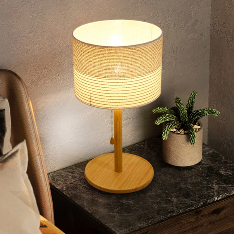 Barrel Shade Pull Chain Tafellamp Modern gestreept stof eenpersoonsbed Nachtlampje met houten standaard Clearhalo