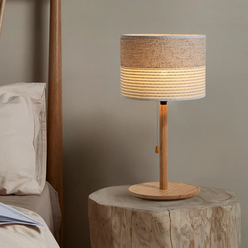 Barrel Shade Pull Chain Tafellamp Modern gestreept stof eenpersoonsbed Nachtlampje met houten standaard Clearhalo