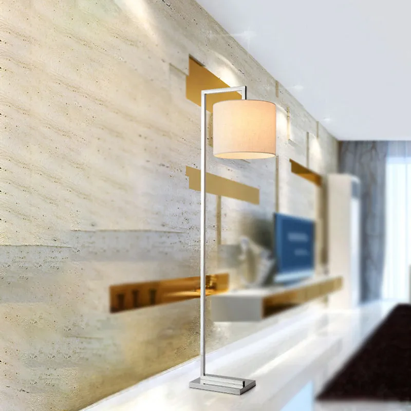 Beige cilinder leesvloerlamp modernisme stof LED staande lamp voor woonkamer Clearhalo