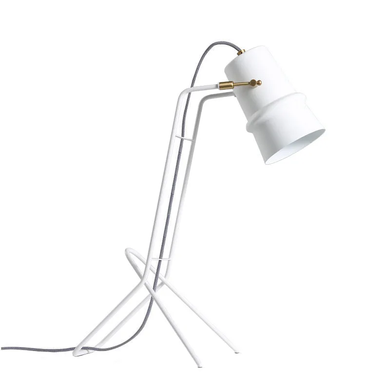 Bekervormige tafelverlichting Minimalisme Metallic enkele witte afwerking Bureaulamp met framebasis voor slaapkamer Clearhalo