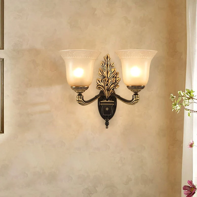 Bell Slaapkamer Sconce Lichtarmatuur Rustiek matglas 1/2-lichts zwart-gouden wandlamp met uitgesneden arm Clearhalo