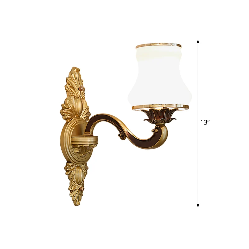 Bell Woonkamerwandlamp Traditioneel Stijlvol Melkglas en Metaal 1/2-Head Gouden Afwerking Wandkandelaar Clearhalo