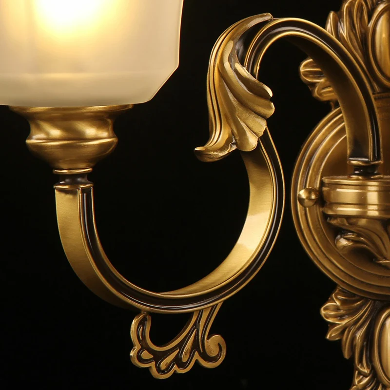 Bellenklok van matglas met antieke 1-lichts wandverlichtingsarmatuur brons Clearhalo