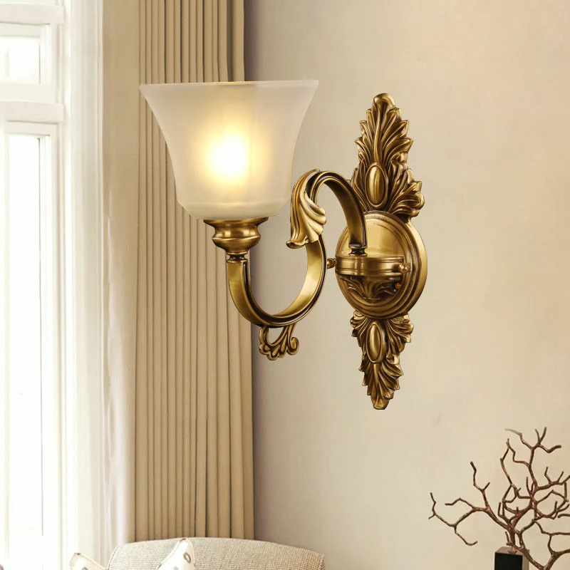 Bellenklok van matglas met antieke 1-lichts wandverlichtingsarmatuur brons Clearhalo