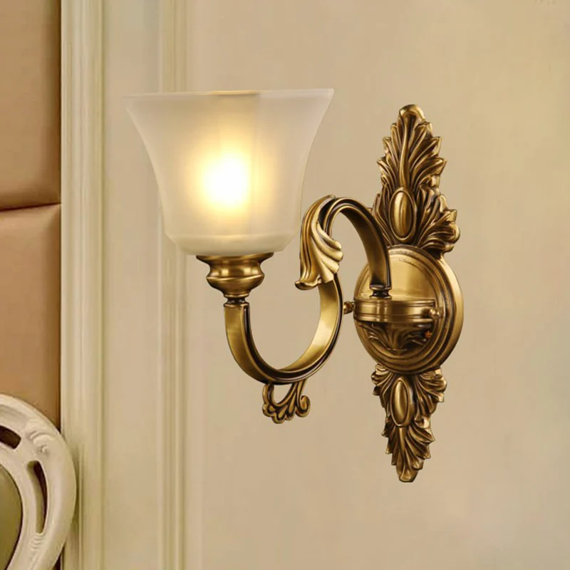 Bellenklok van matglas met antieke 1-lichts wandverlichtingsarmatuur brons Clearhalo