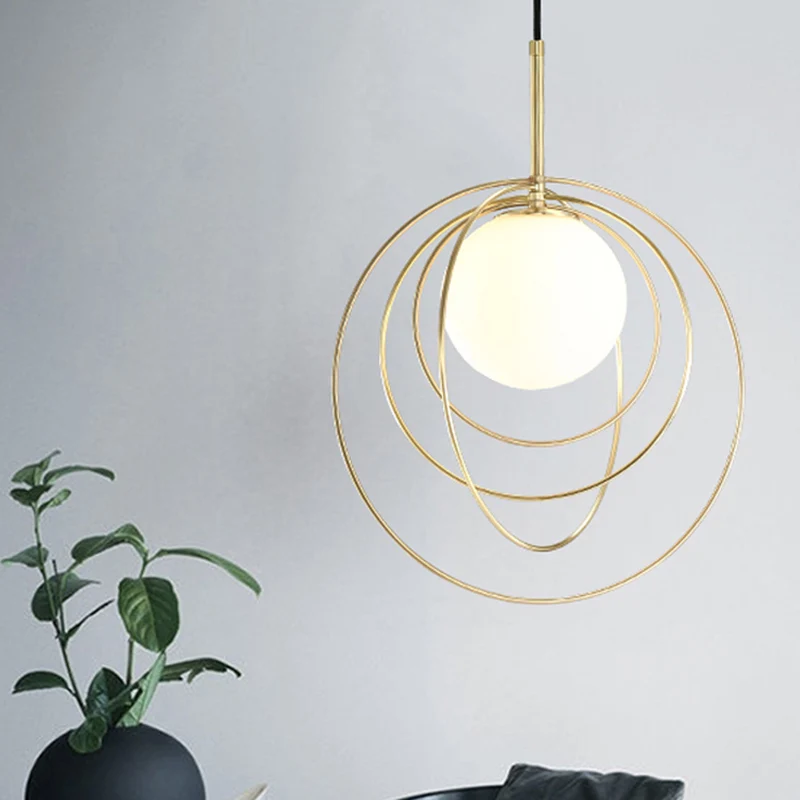Beweegbare draadkooi slingerlamp eenvoudig nieuwigheid metaal 1 lamp gouden hangende hanger met bol opaal glazen kap Clear...