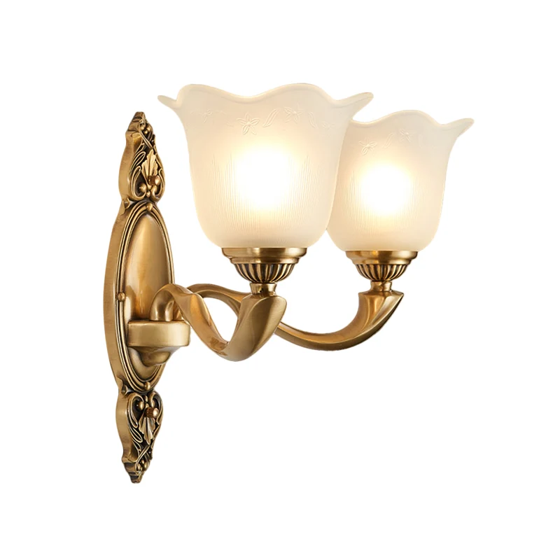 Bloem opaal glazen wandverlichting vintage stijl 1/2-licht slaapkamer wandgemonteerde lamp met gouden metalen arm Clearhalo