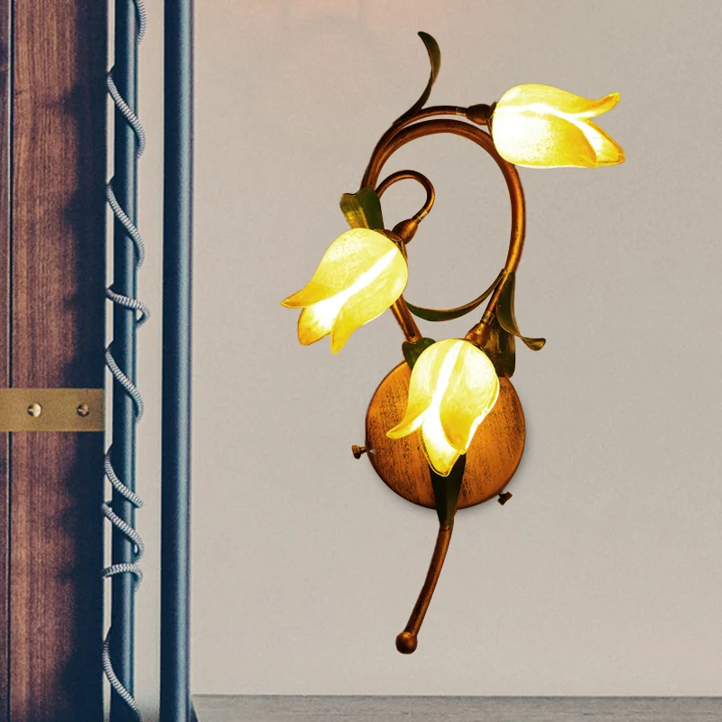 Blossom Slaapkamer Schans traditionele stijl geel glas 3-lichts messing wandverlichtingsarmatuur Clearhalo