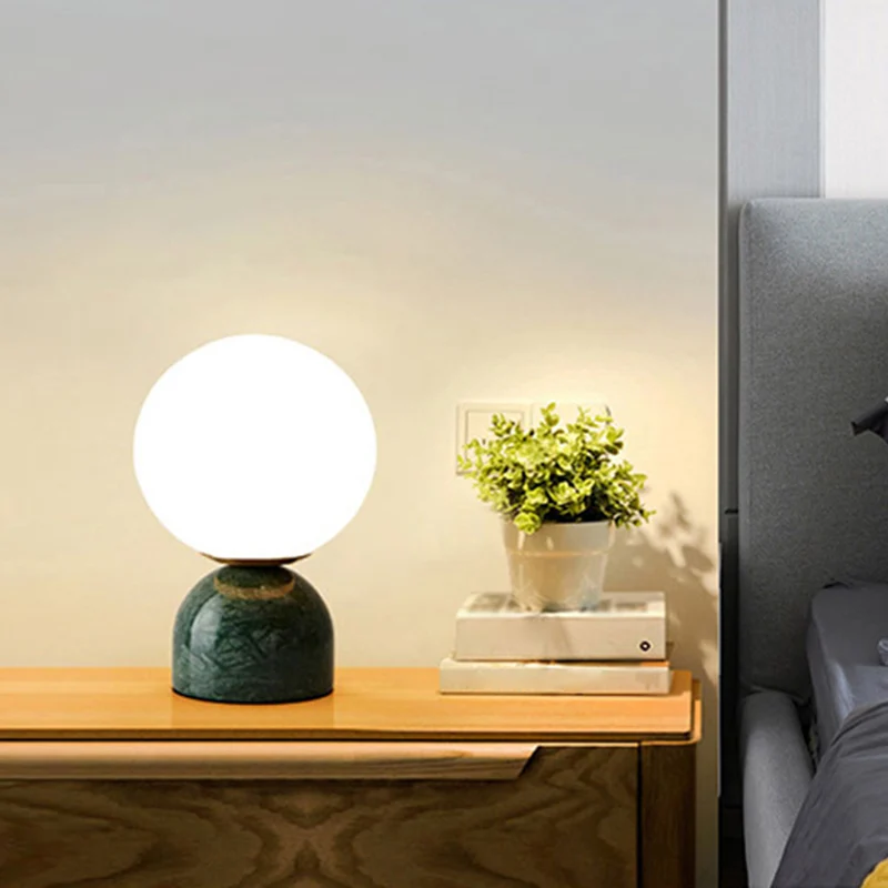 Bol-tafelverlichting Scandinavische stijl, matglas, nachtkastje met één lamp en koepelvormige marmeren voet Clearhalo