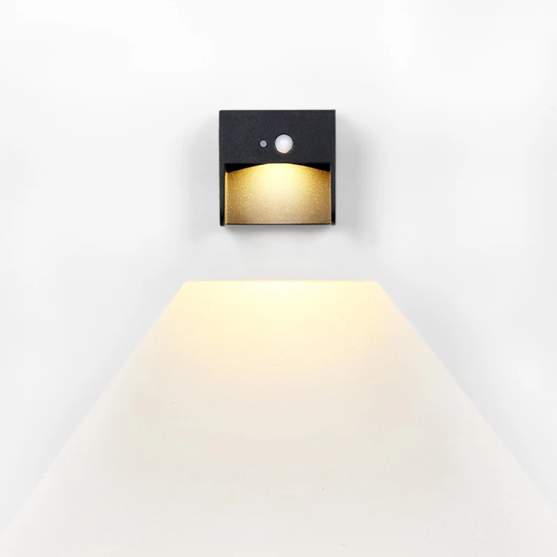 Box Solar Wandlamp Eenvoudige Stijl Metaal Zwarte Afwerking Wandmontage Verlichting voor Pathway Clearhalo