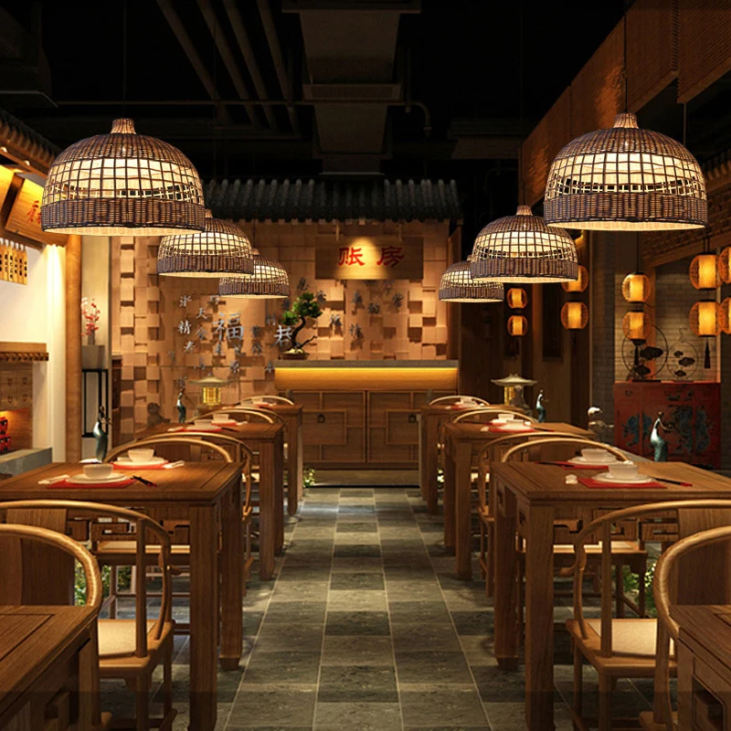 Bruine koepelvormige plafondlamp Rustiek geweven rotan 1-lichts hanglamp voor café-restaurant Clearhalo