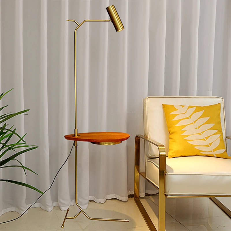 Buisvormige metalen vloertafellamp Postmoderne LED-gouden staande vloerlamp voor woonkamer Clearhalo
