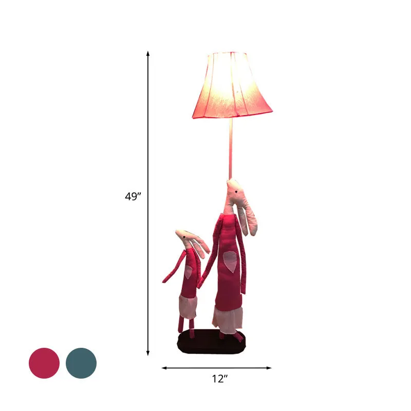 Cartoon 1-lichts vloerverlichting blauw/roze rood konijn Mon en Kid staande lamp met uitlopende lampenkap Clearhalo