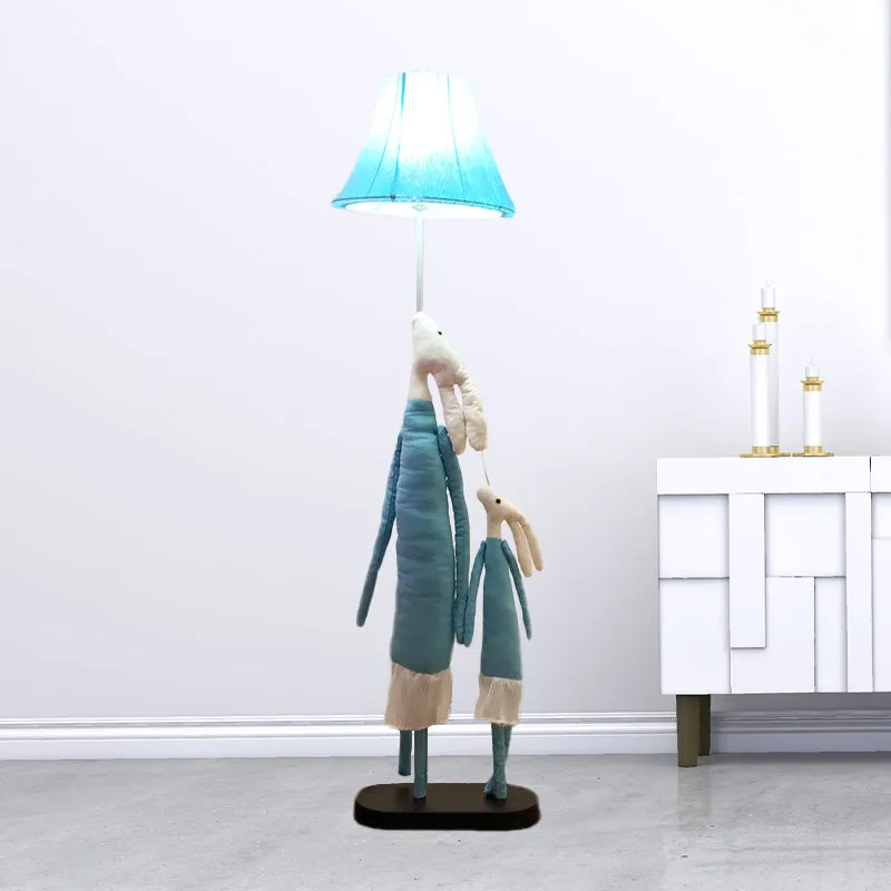 Cartoon 1-lichts vloerverlichting blauw/roze rood konijn Mon en Kid staande lamp met uitlopende lampenkap Clearhalo