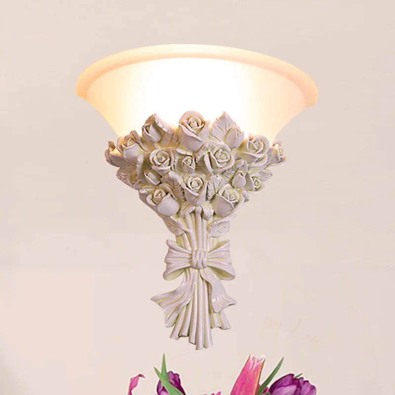 Cone Wandverlichting Kolonialistisch Wit Glas 1 Hoofd Schans Lichtarmatuur met Bloemhars Decoratie voor Woonkamer Clearhalo