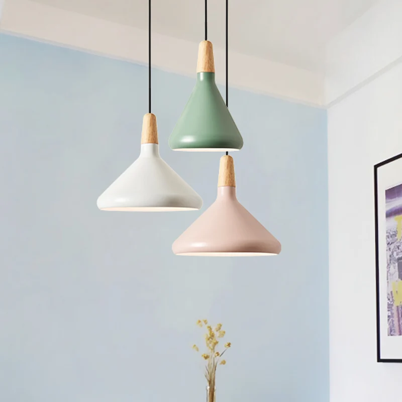 Conische hangende plafondlamp Macaron aluminium 1-lamp roze/goud/grijs en hout hanglamp boven tafel Clearhalo