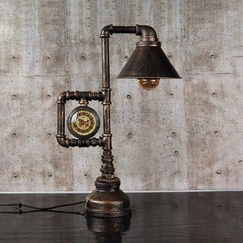 Conische tafelverlichting met 1 lamp en klokdeco Steampunk messing afwerking smeedijzeren staande tafellamp Clearhalo