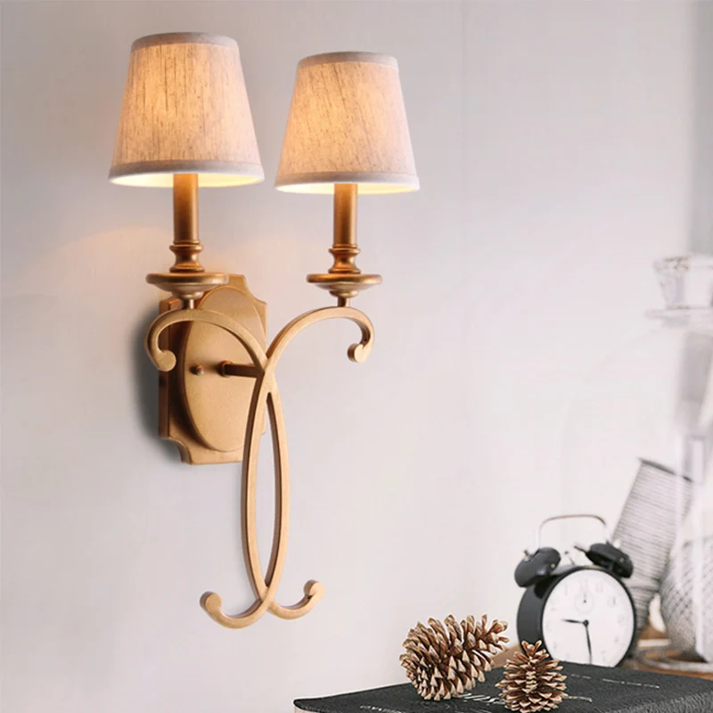 Country Cone Sconce lichtarmatuur 2-lichts metaal en stof wandmontage verlichting messing voor slaapkamer Clearhalo