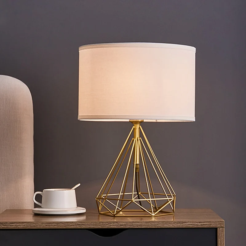 Diamond Cage tafellamp minimalistisch metallic 1 hoofd nachtkastje witte stoffen bureaulamp goud Clearhalo