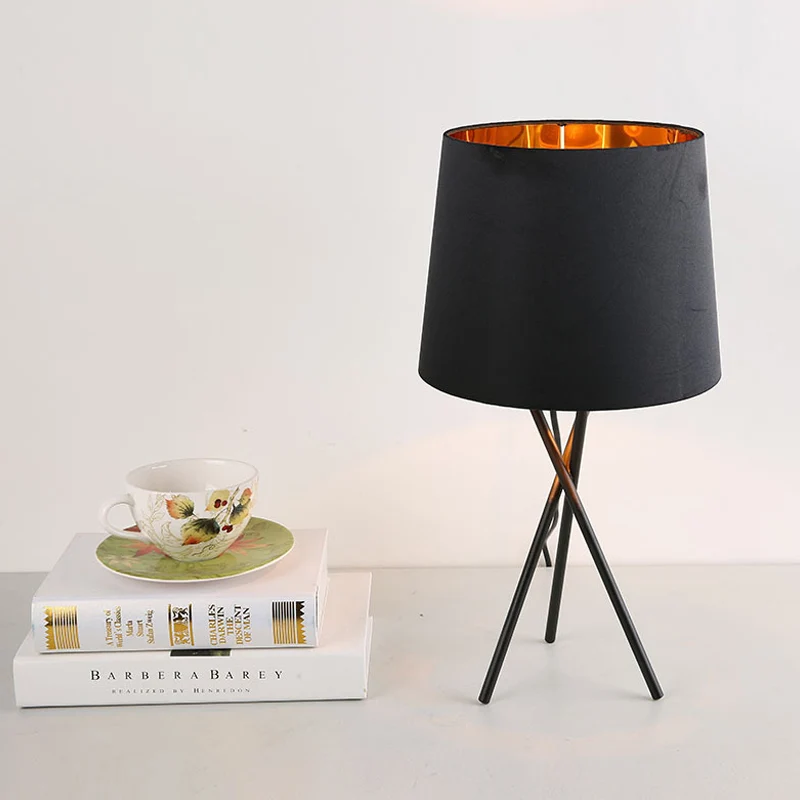 Drum Fabric Nachtverlichting Minimalistische nieuwigheid 1-lichts zwart/witte tafellamp met gekruiste benen Clearhalo