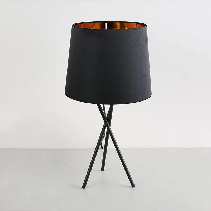 Drum Fabric Nachtverlichting Minimalistische nieuwigheid 1-lichts zwart/witte tafellamp met gekruiste benen Clearhalo