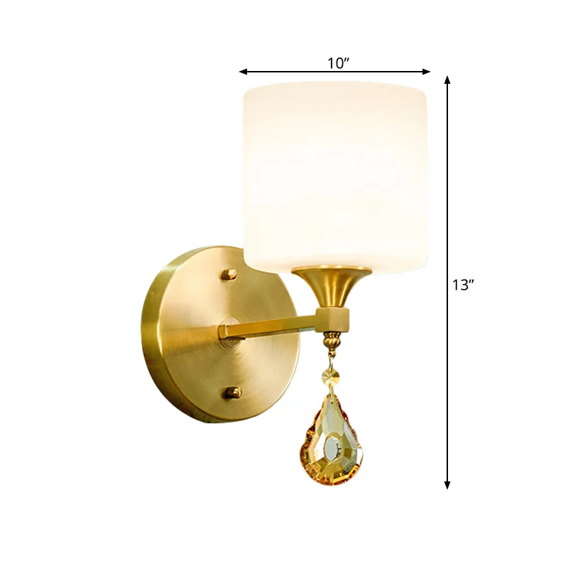 Drum Schaduw Gang Wandkandelaar Moderne stijl Melkglas 1/2-lamp Messing Afwerking Wandlamp met amberkleurige kristallen dr...