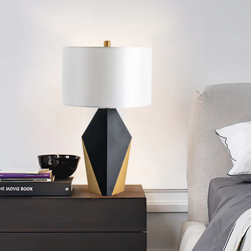 Drum stoffen tafellamp modern 1-lamps witte leeslamp, geometrische zwarte metalen voet Clearhalo