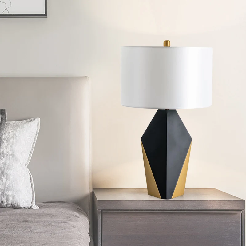 Drum stoffen tafellamp modern 1-lamps witte leeslamp, geometrische zwarte metalen voet Clearhalo