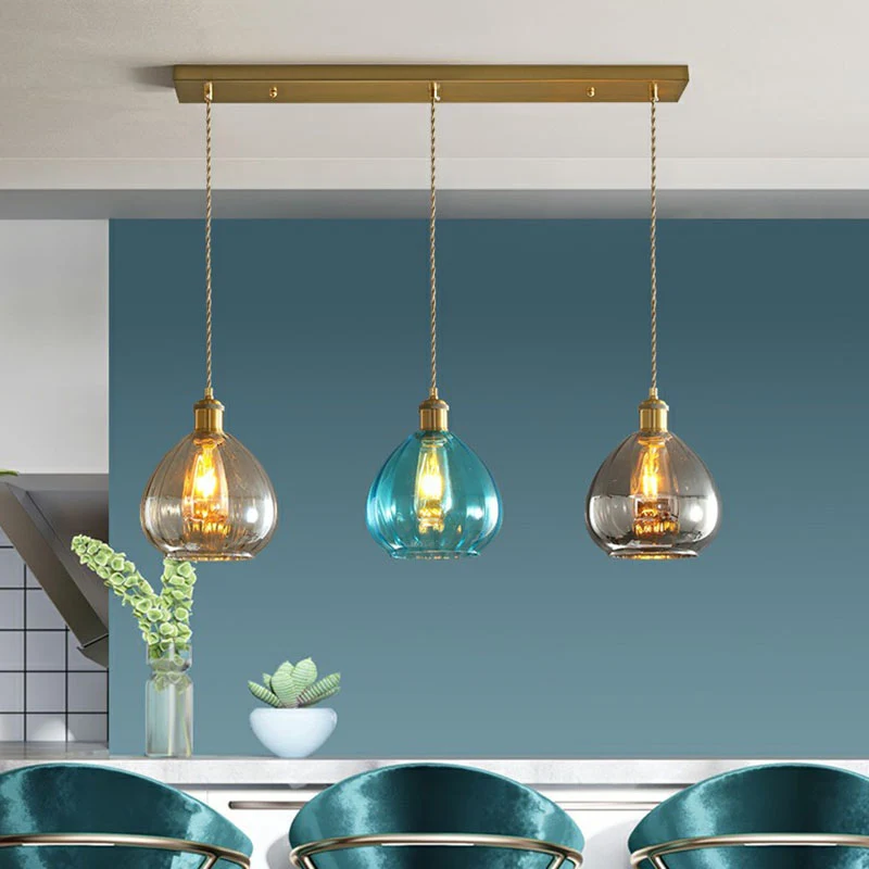 Druppelvormige glazen clusterhanger, postmoderne hanglamp met 3 lampen en messing afwerking Clearhalo