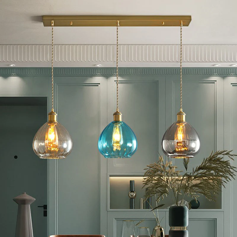 Druppelvormige glazen clusterhanger, postmoderne hanglamp met 3 lampen en messing afwerking Clearhalo