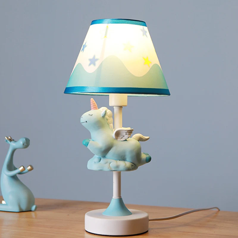 Eenhoorn slaapkamer nachtlampje hars 1-lichts cartoon nachttafellamp roze/geel/blauw met kegelvormige stoffen kap Clearhalo