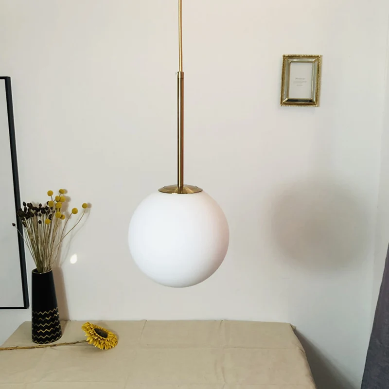 Eenvoudige bolvormige druppelhanger wit glas 1 licht 6 "/8"/10 "dia slaapkamer slingerlicht messing Clearhalo