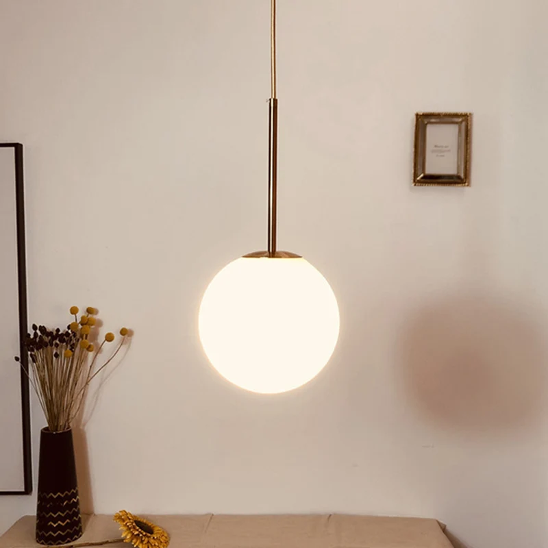 Eenvoudige bolvormige druppelhanger wit glas 1 licht 6 "/8"/10 "dia slaapkamer slingerlicht messing Clearhalo