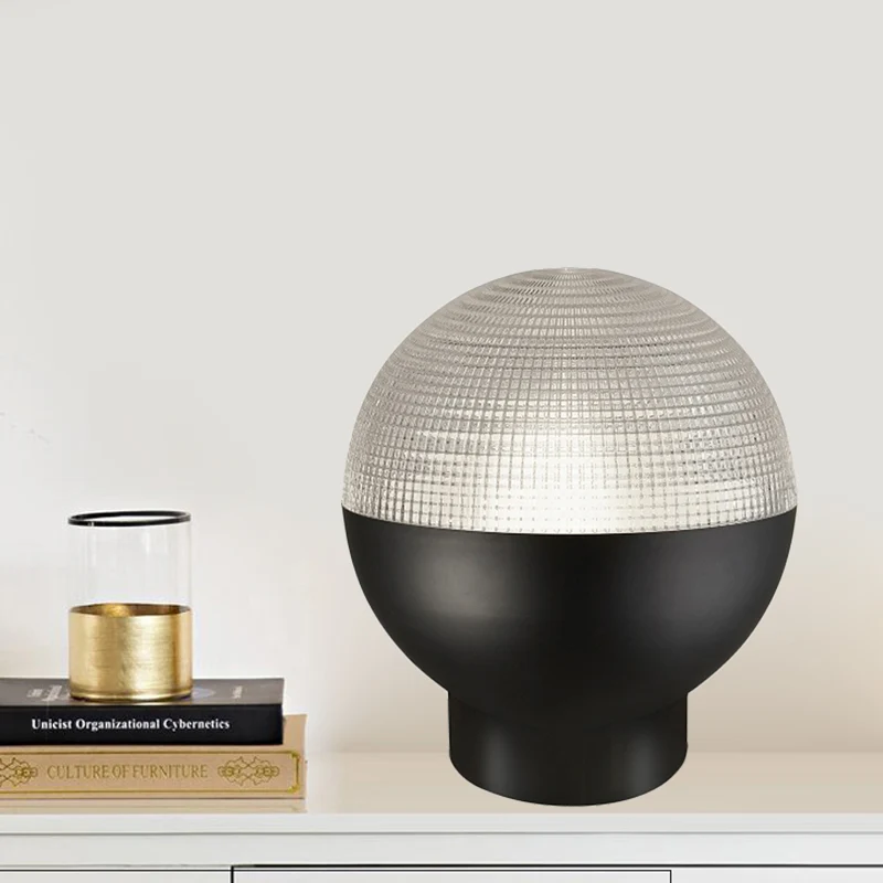 Eenvoudige globale prismatische glazen nachtlamp met 1 kop en tafelverlichting zwart/goud voor de woonkamer Clearhalo