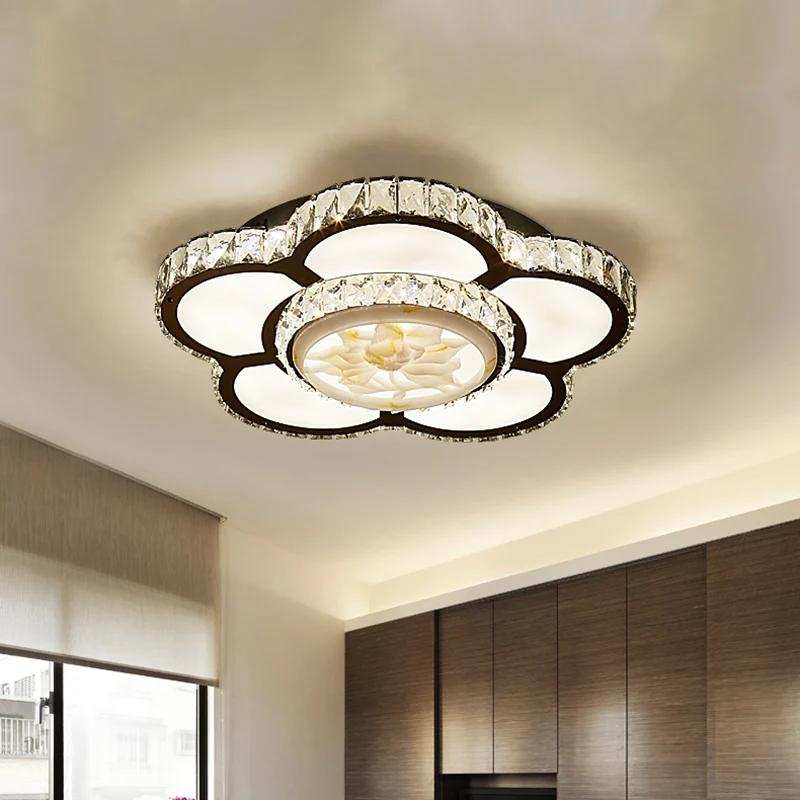 Eenvoudige LED-plafondlamp met semi-inbouwlamp, chroombloem en afgeschuinde kristallen kap Clearhalo