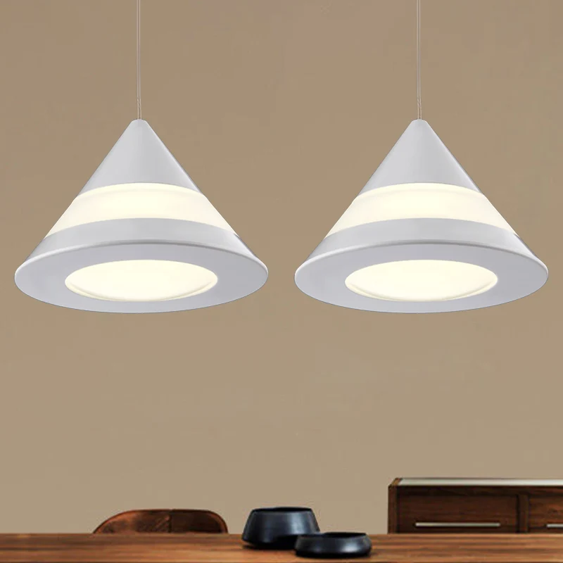 Eenvoudige witte kegel hangende hanglamp metaal 3-lichts eetkamer hanglamp warm/wit Clearhalo