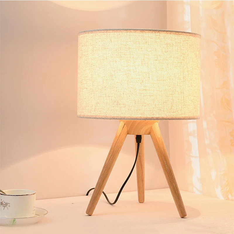 Eigentijdse cilindertaakverlichting, stoffen LED-leesboeklamp met houten statief Clearhalo